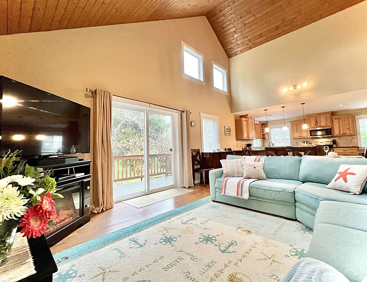 Arch Cape house living room